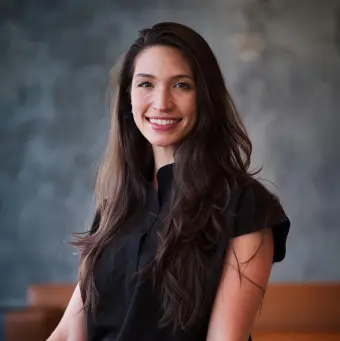 Portrait of Dr Jessica Ferreira