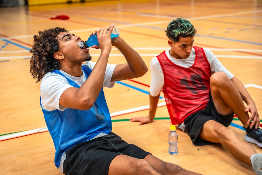 sports drinks, teen drinking sports drink