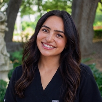 Dr. Alexis Cervantes